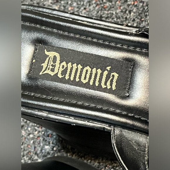 Early Demonia Size 10 Double strap buckle black ultra platform slide sandals - Picture 3 of 9